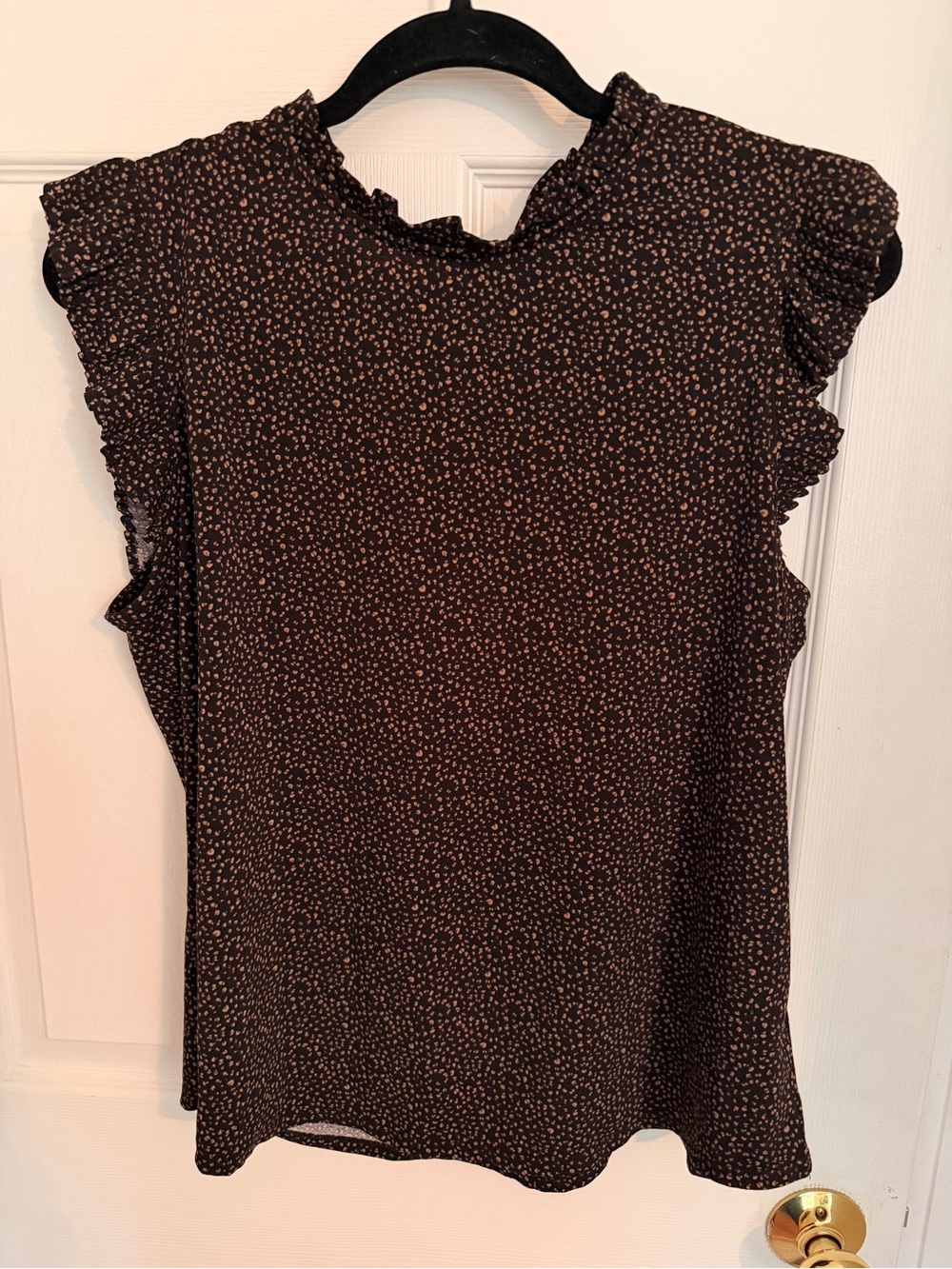 Adrianna Papell Black Sleeveless Ruffle-Neck Camisole with Cream Dot Print